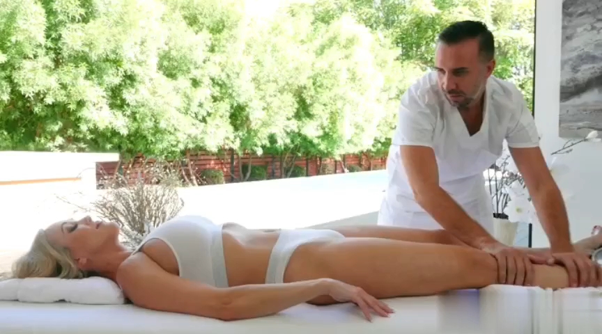 巨人韩国电视剧免费观看-啦啦高清高清完整版